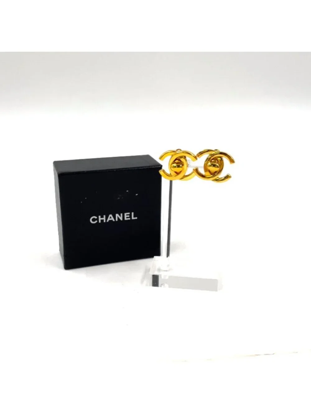 Chanel CC Logo Metal Gold Earrings